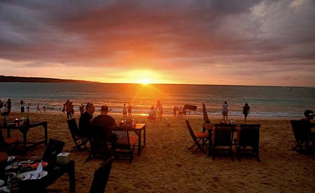 jimbaran-beach2-640x392-1.jpg